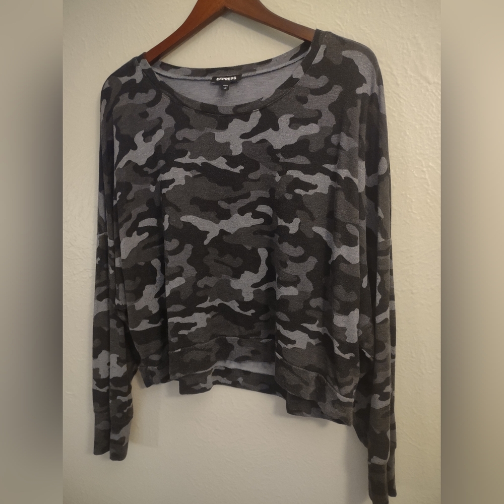 Express Camo Long Sleeve Dolman Top Sweatshirt Gray Black Size L - Picture 5 of 13